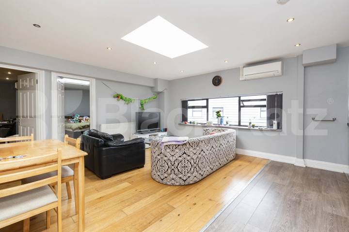 spacious 3 bedroom property with bills included except for council tax Camden Road , Holloway